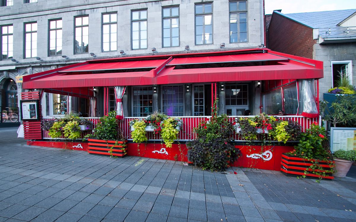 Montreal inclined restaurant