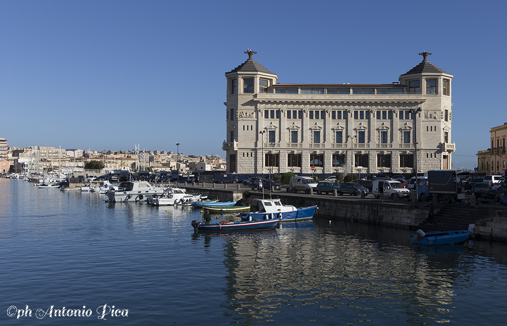 ex palazzo posta centrale ortigia