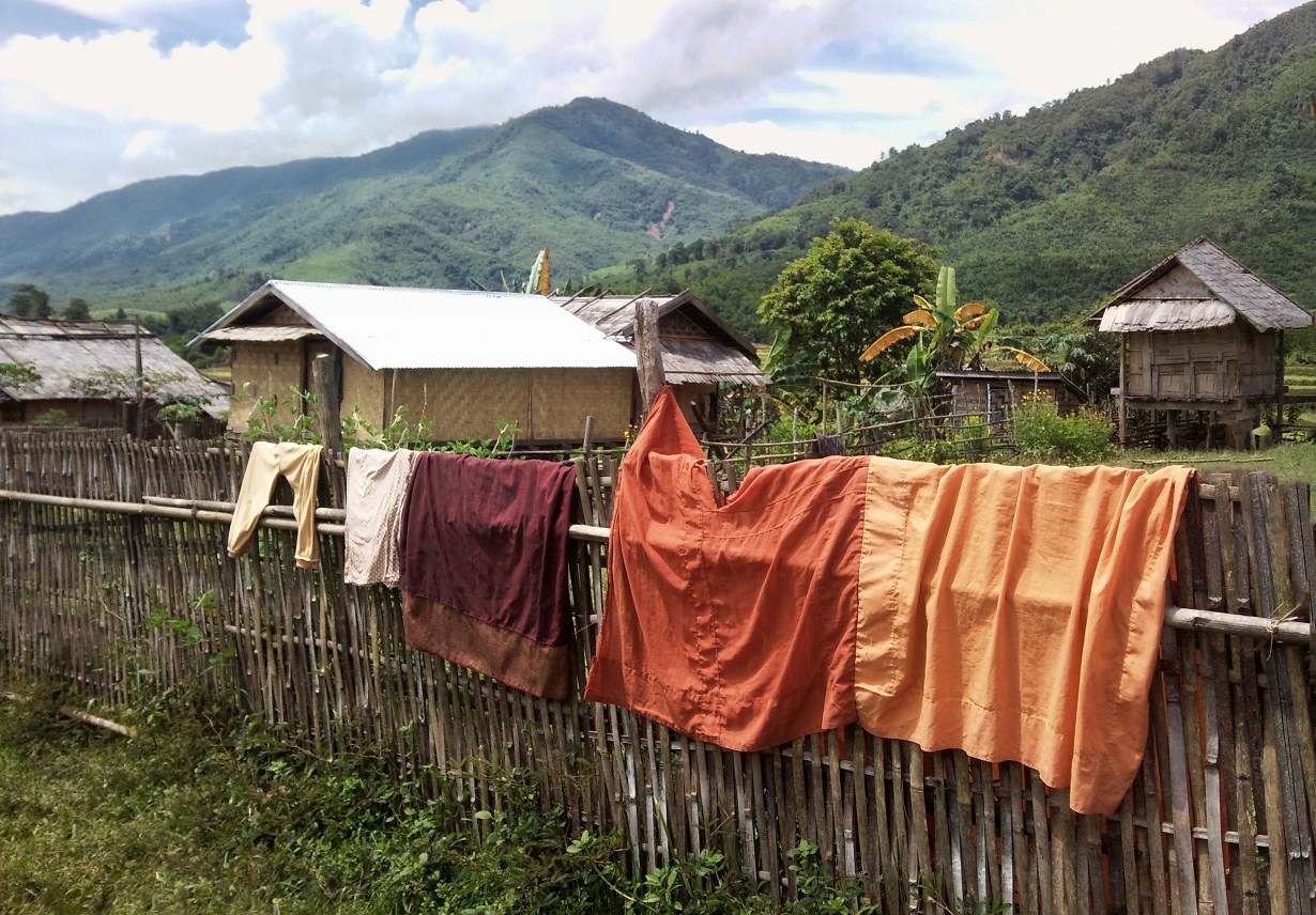 L'abito non fa il monaco...