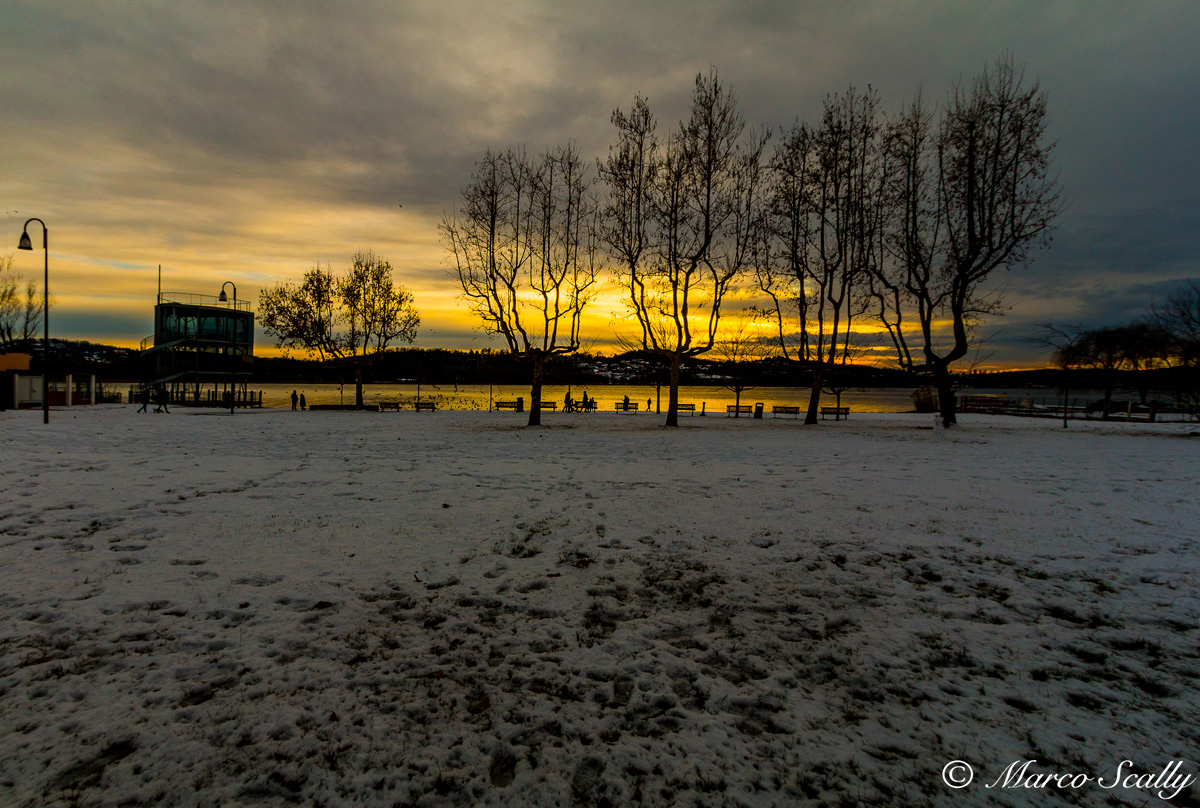 Lago di Varese al tramonto
