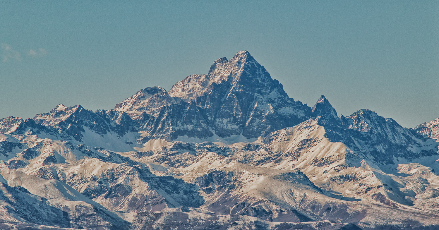 Monviso in lontananza