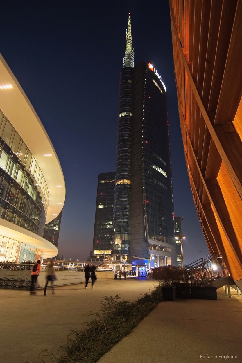Piazza Gae Aulenti - Torre Unicredit, Milano