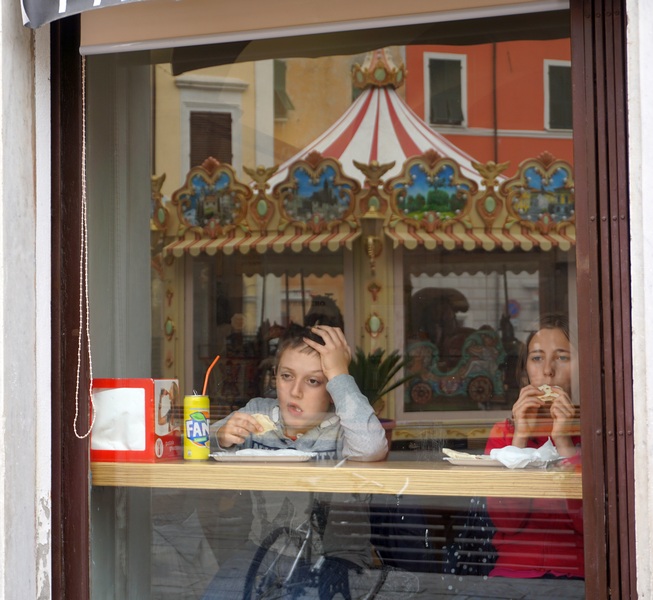 deciso... quando abbiamo finito la porto a fare un giro in giostra....