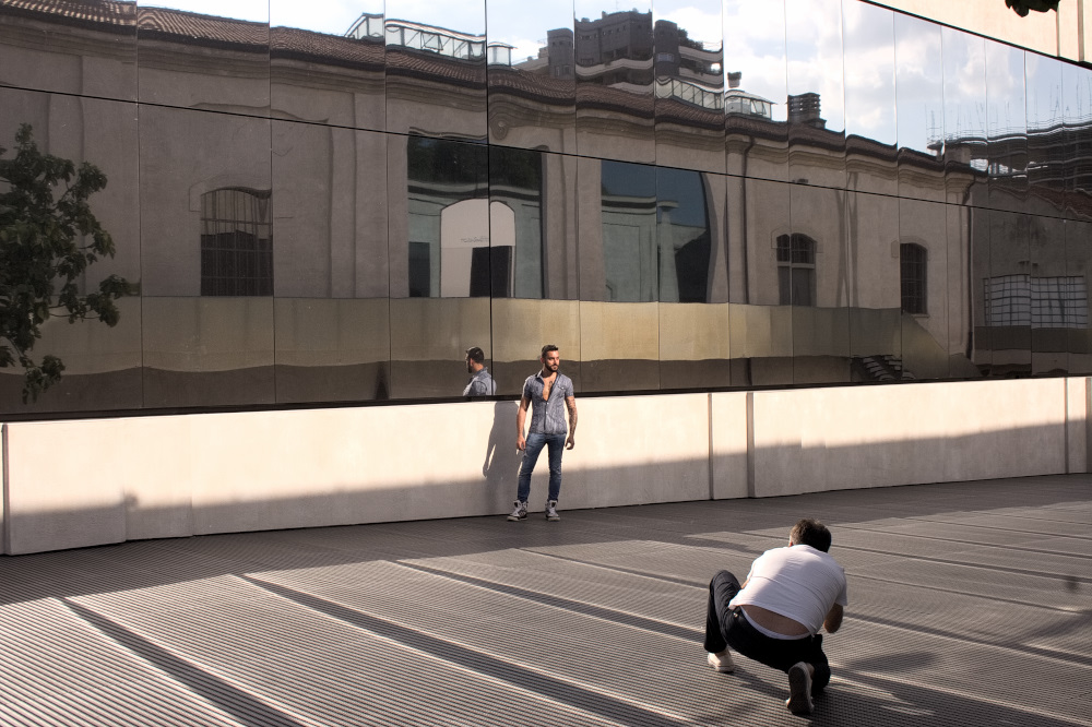 Maxischermo II (... ma cosa ci faranno con uno specchio cos�?)