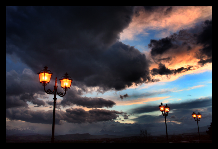 lampione al tramonto