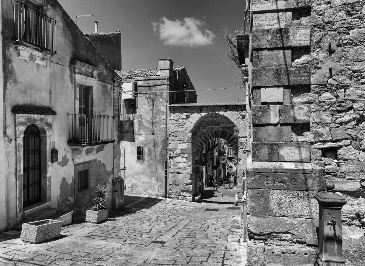 Arco della Annunziata Chiaramonte Gulfi (rg)