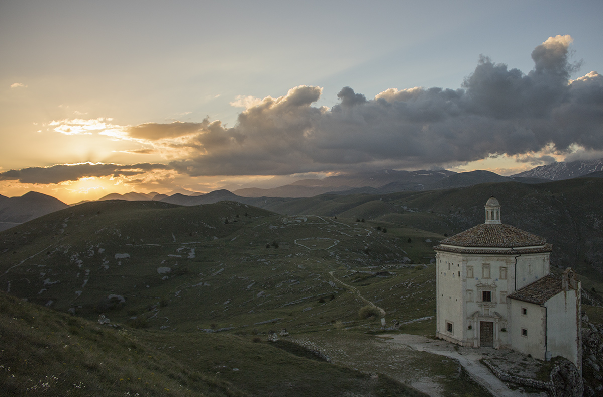 Santa Maria della piet� al tramonto