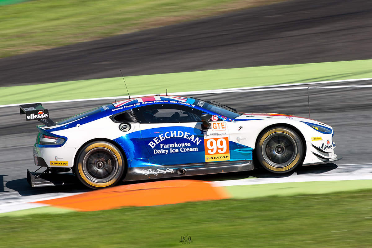 Aston Martin V8 Vantage