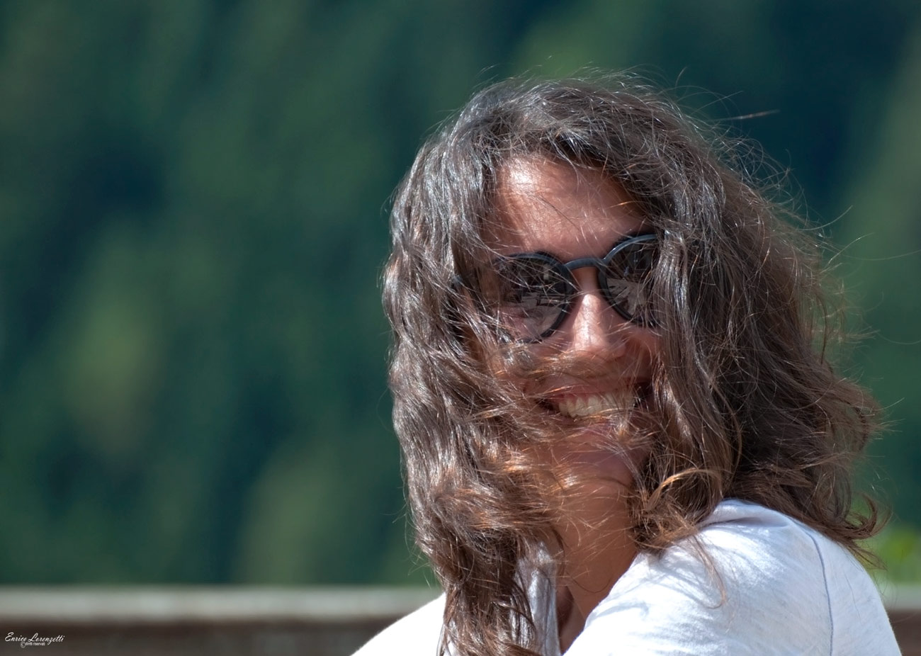 il vento gioca con le tua bellezza..