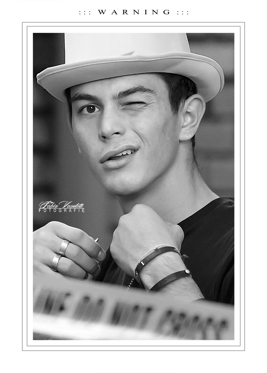 ::: W A R N I N G :::