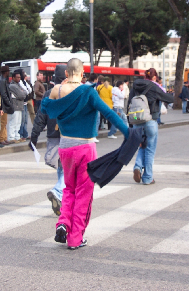 fascino sofferente che danza tra le righe