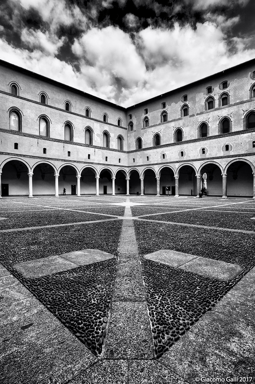 Cortile sforzesco