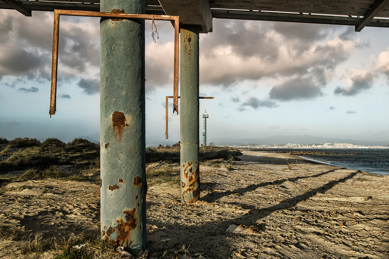 La spiaggia abbandonata