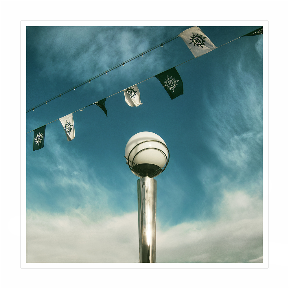 Azzurro... � il colore del vento.