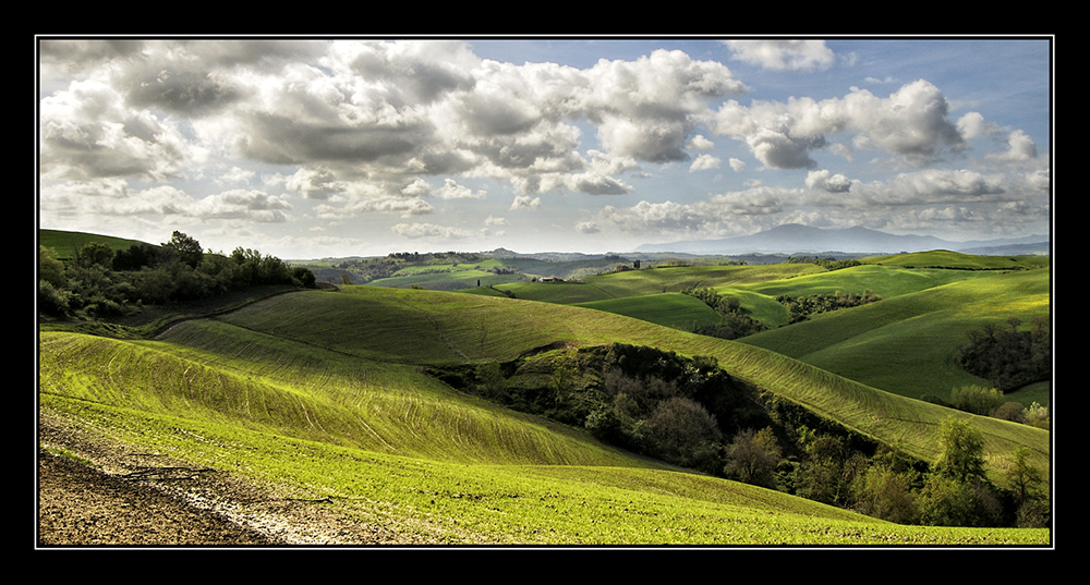 Lontano,lontano;oltre.