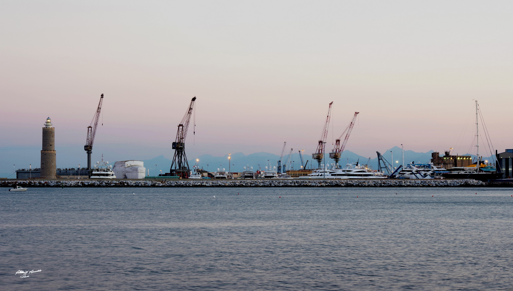 Livorno..entrata nel porto.