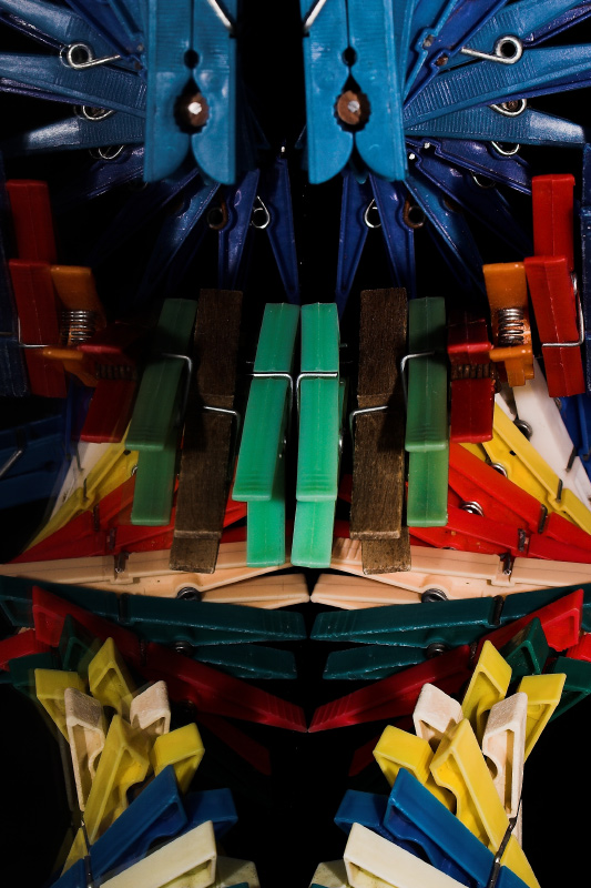 scultura di riflessi , tiengo la testa fra le mani! lo vedete?