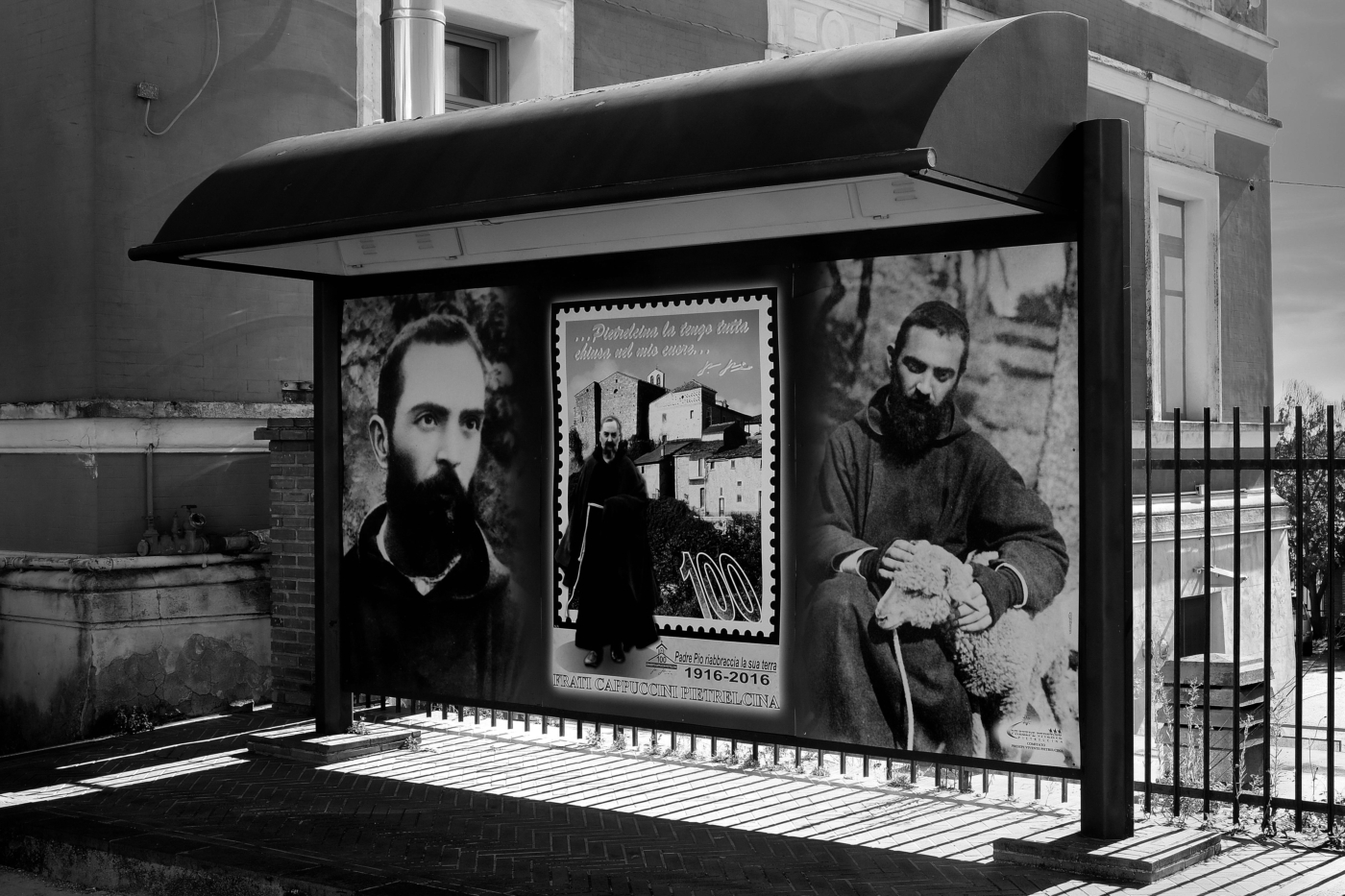 Non c'era nessuno alla fermata!