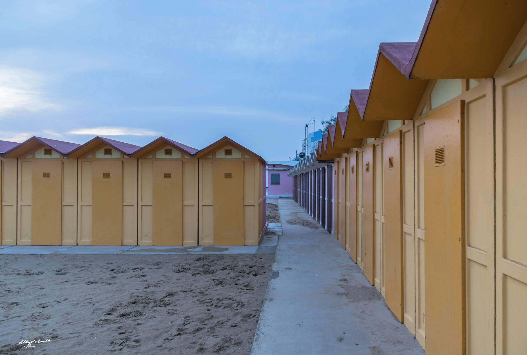 Spiaggia balneare Pesaro..Chiusa per ferie..2