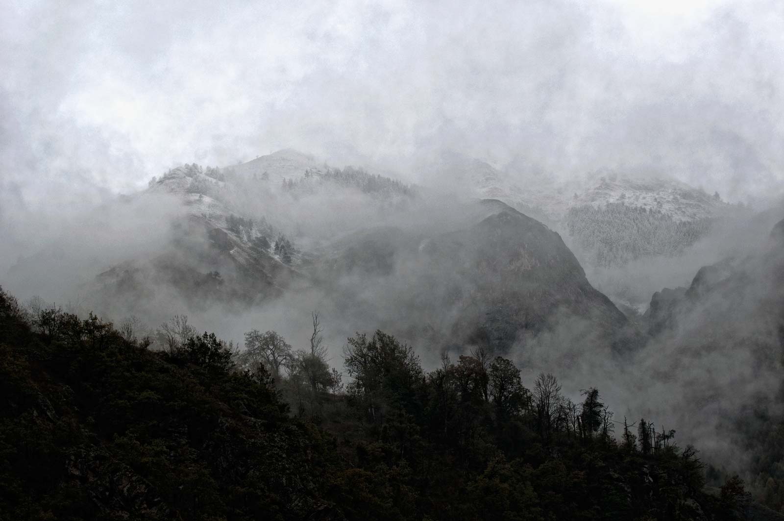 la prima neve sopra quota  1500 Cuneo