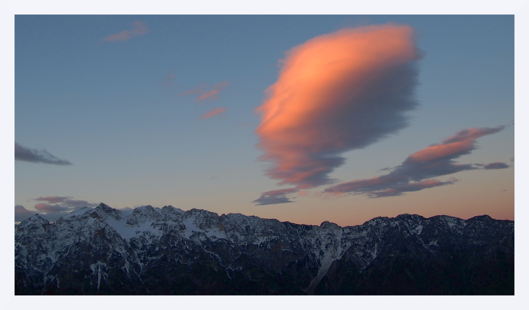 Alba sul Monte Carega