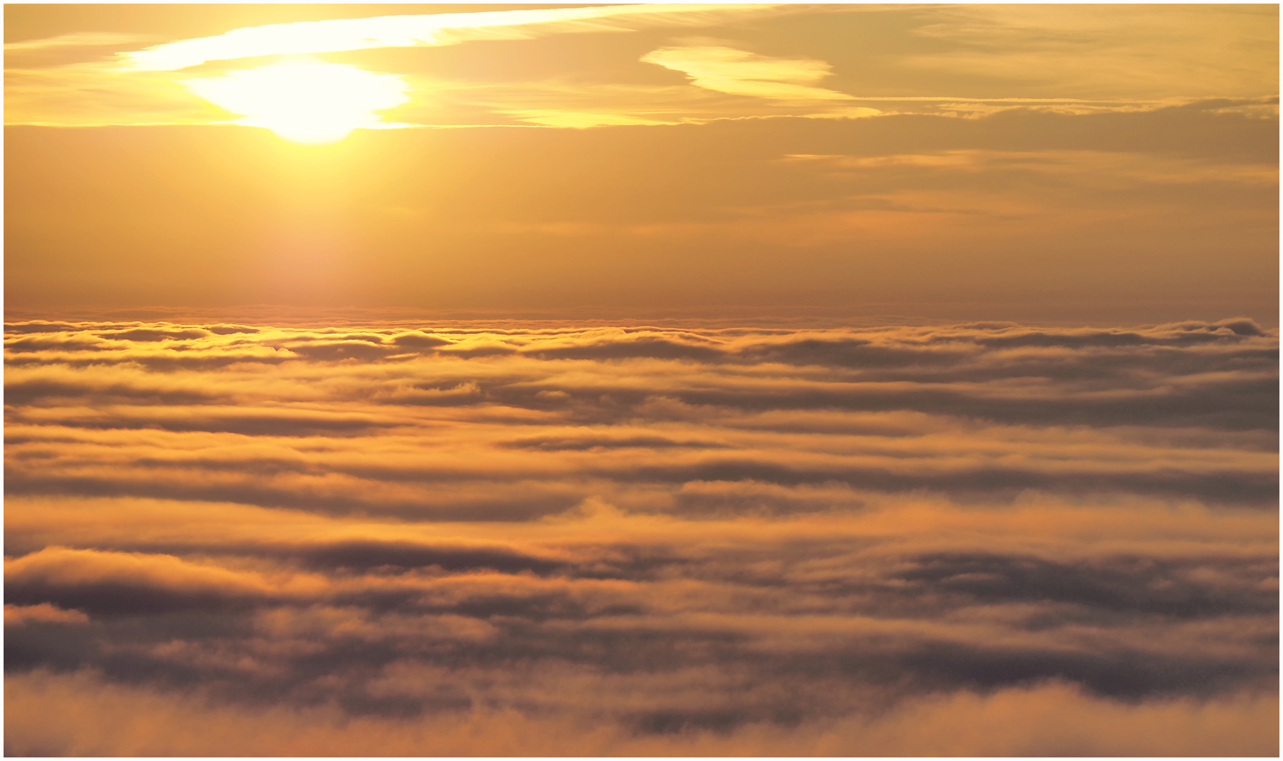 Alba sopra le nebbie