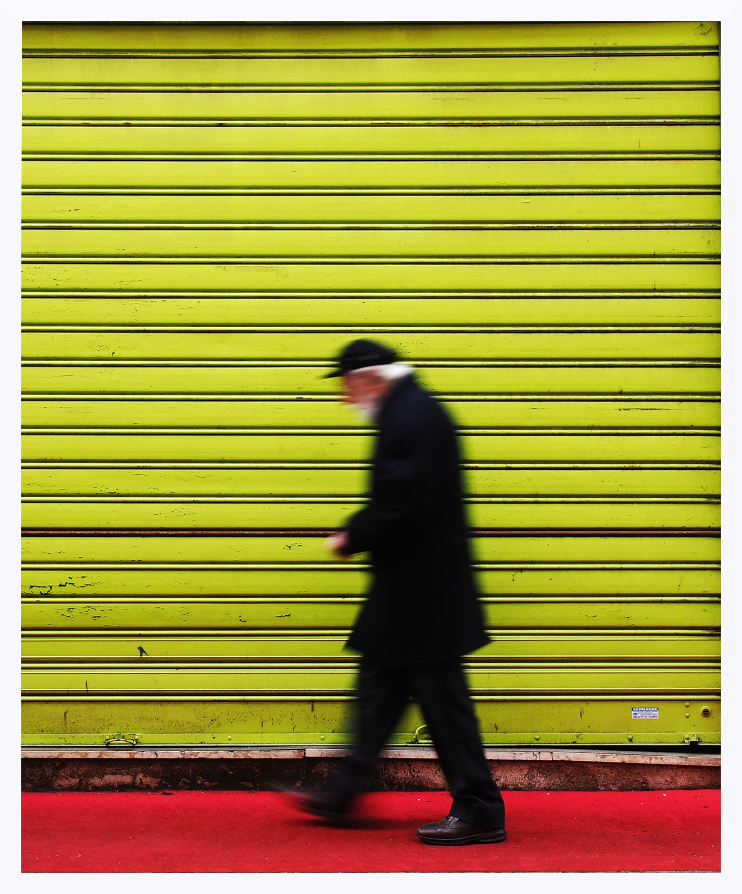 Passante tra i colori