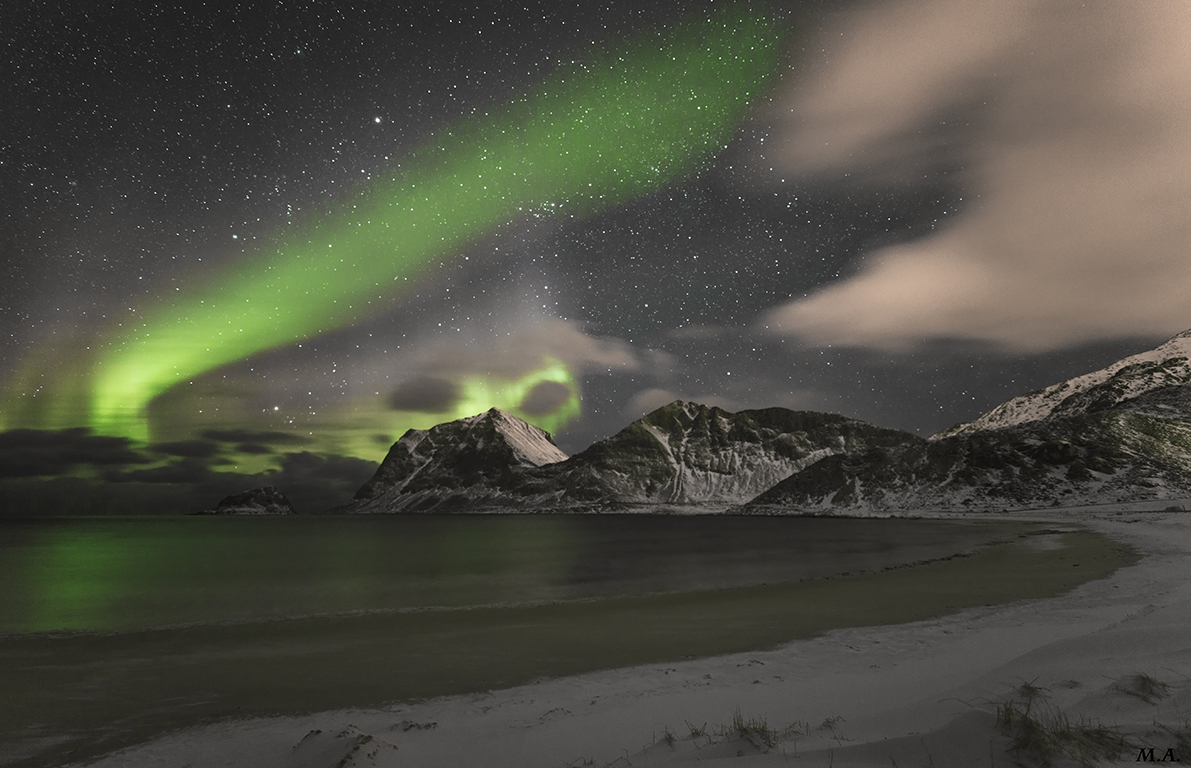 Haukland beach by night