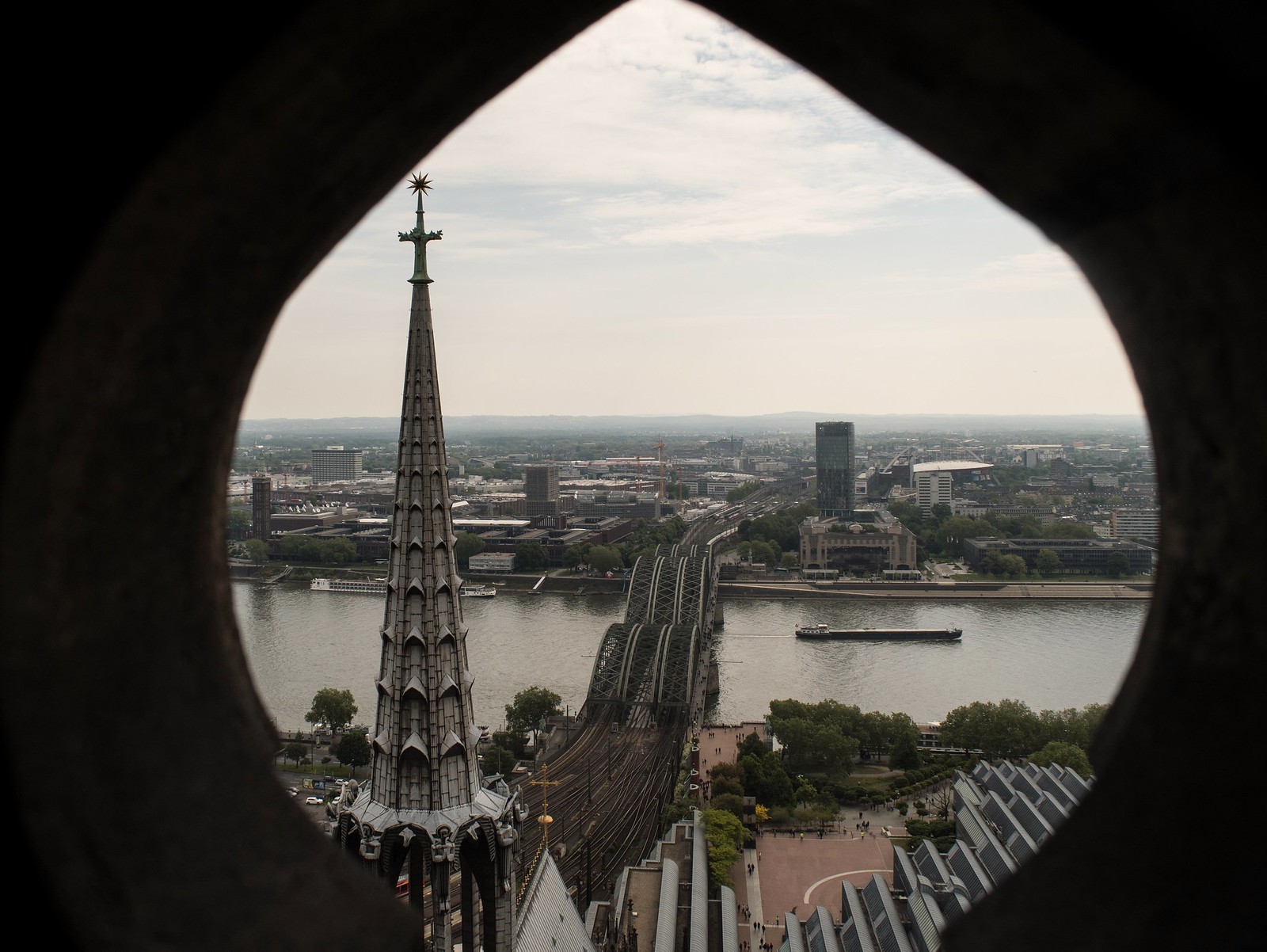 Colonia attraverso le guglie