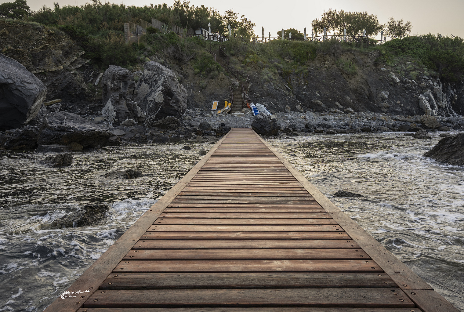 All'alba camminando sul Pontile..2
