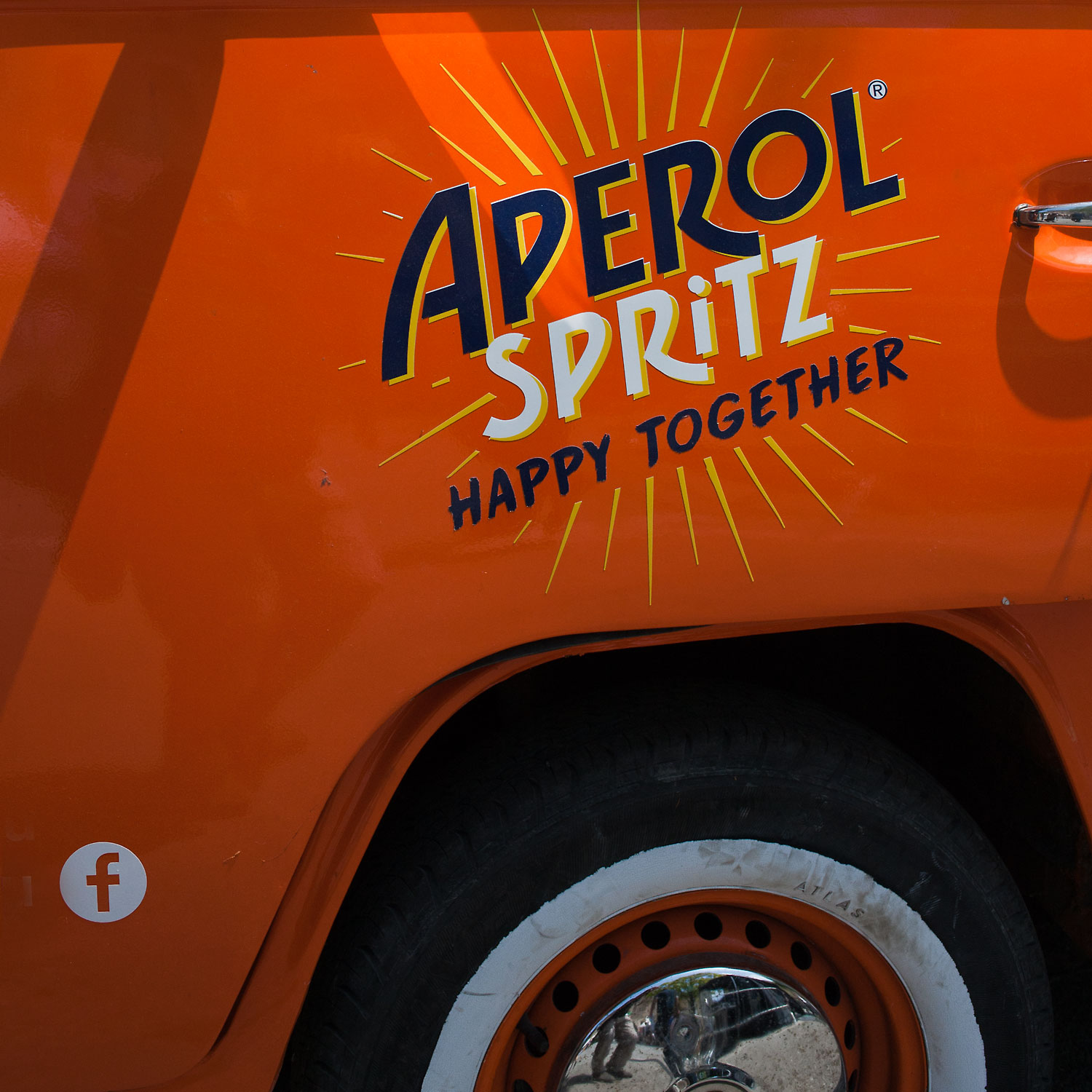 condividi su facebook