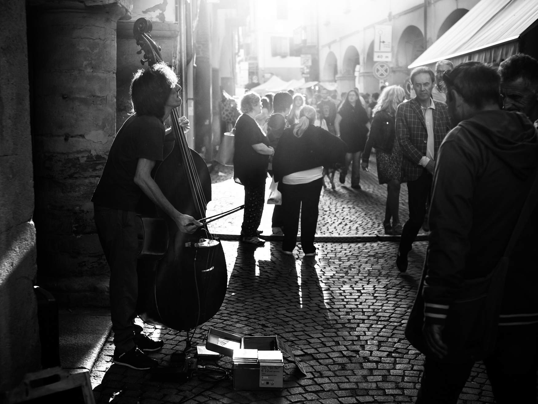 The street  musician