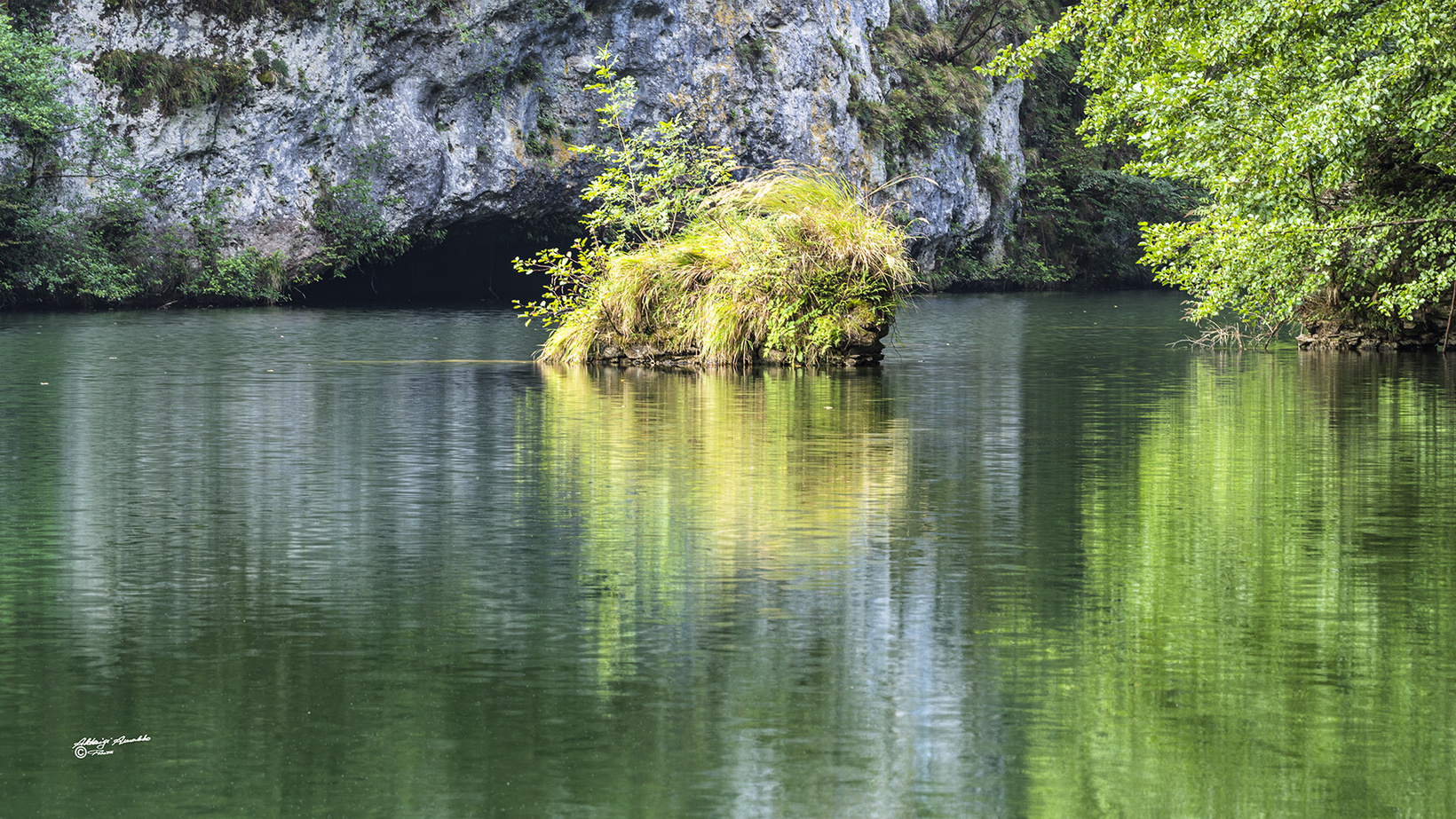 Lo scoglio del lago..