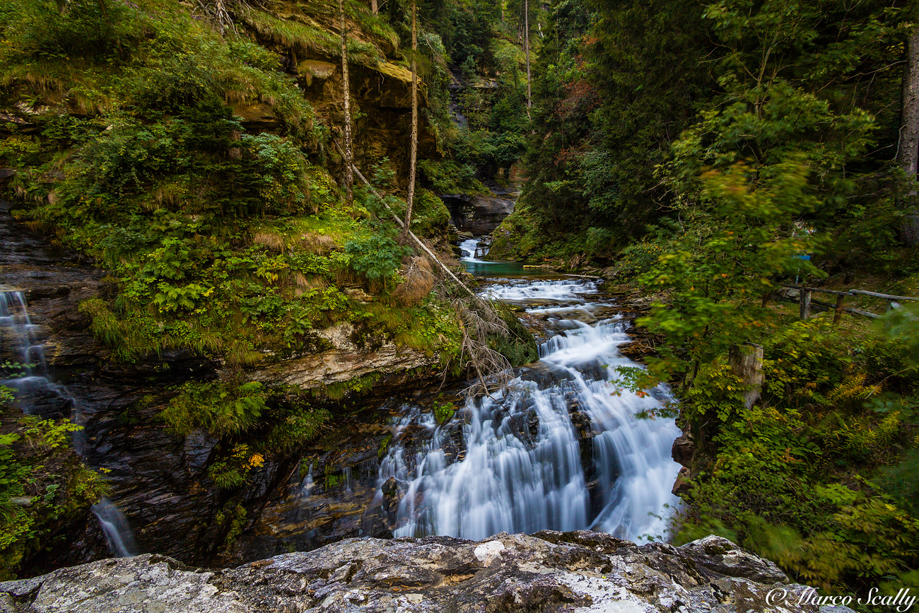 Seconta waterfall con laghetto