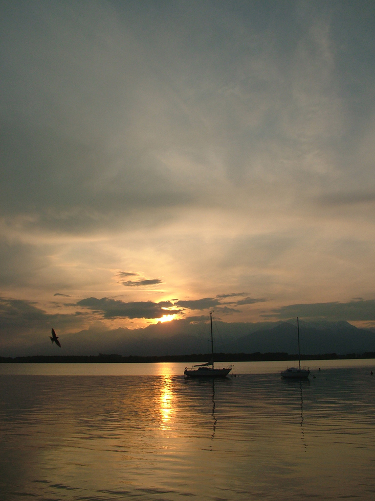Lago di Viverone al tramonto