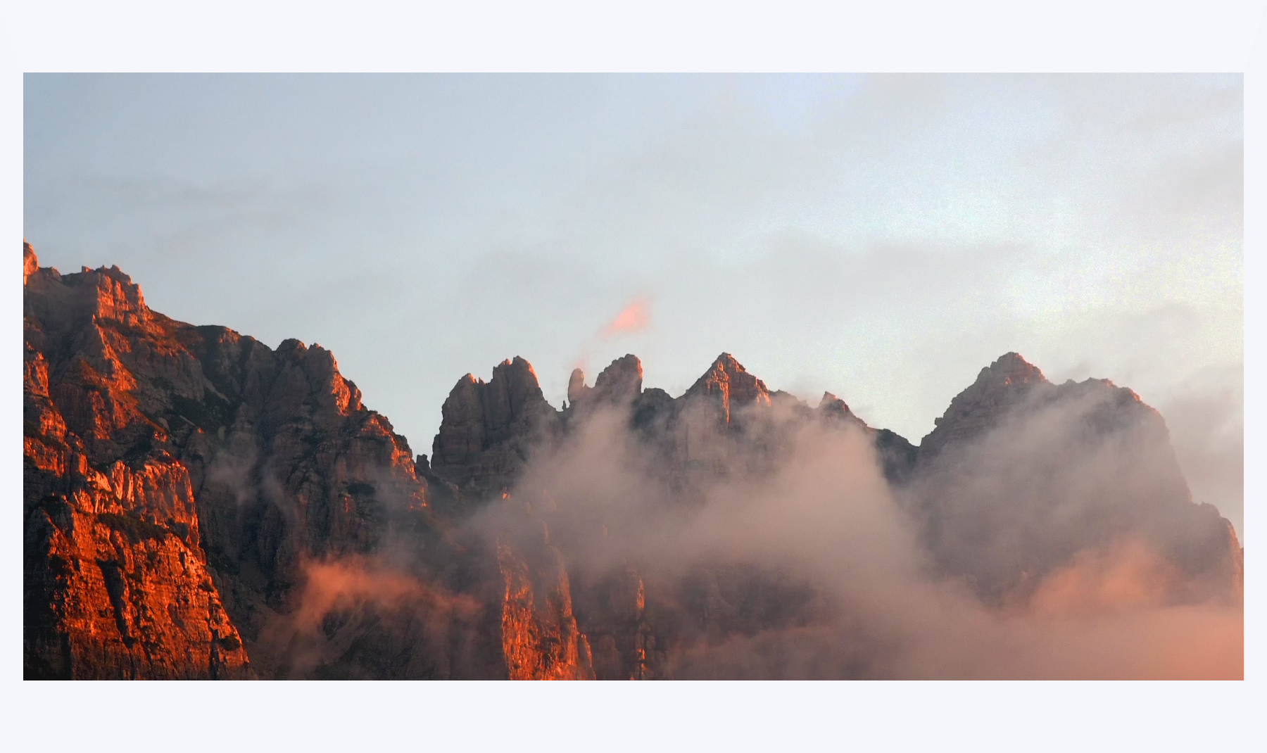 Prime luci sul Monte Carega