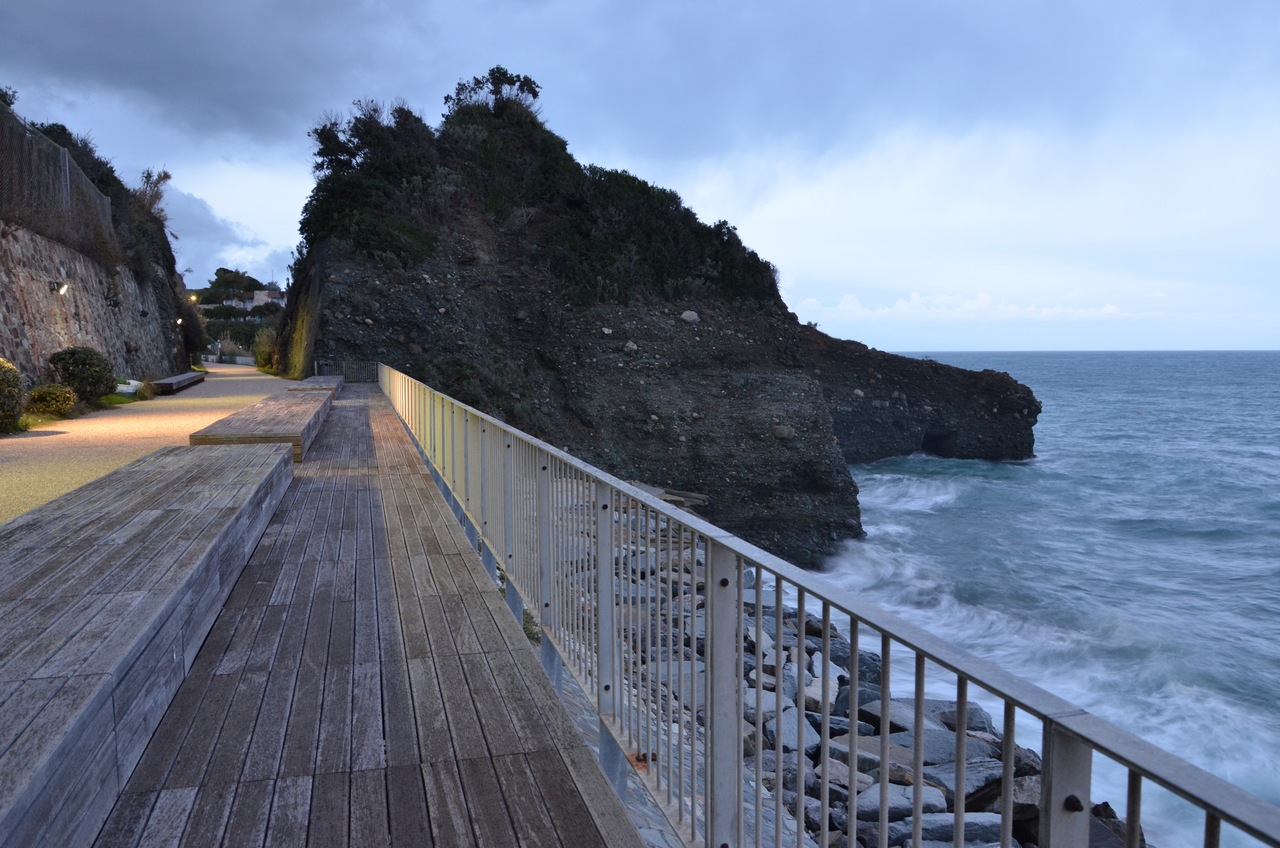 Passeggiando sul far della sera