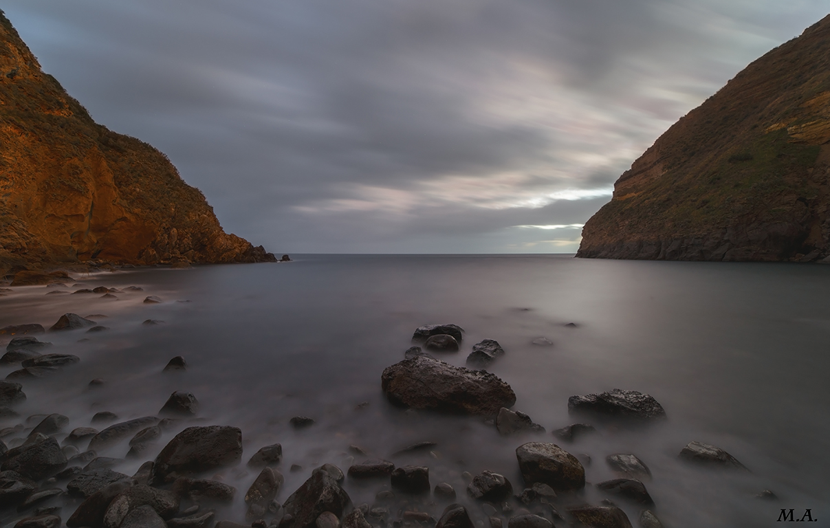 Baia di Sorgeto ora blu