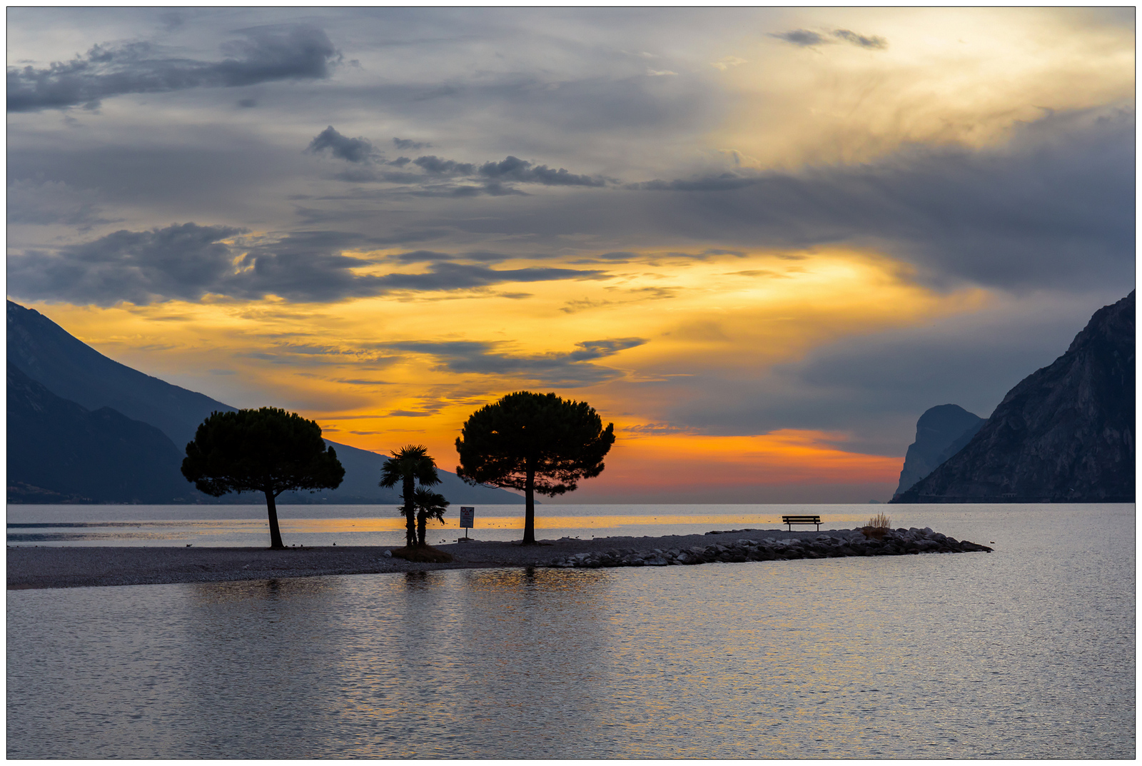 Posto libero in prima fila.