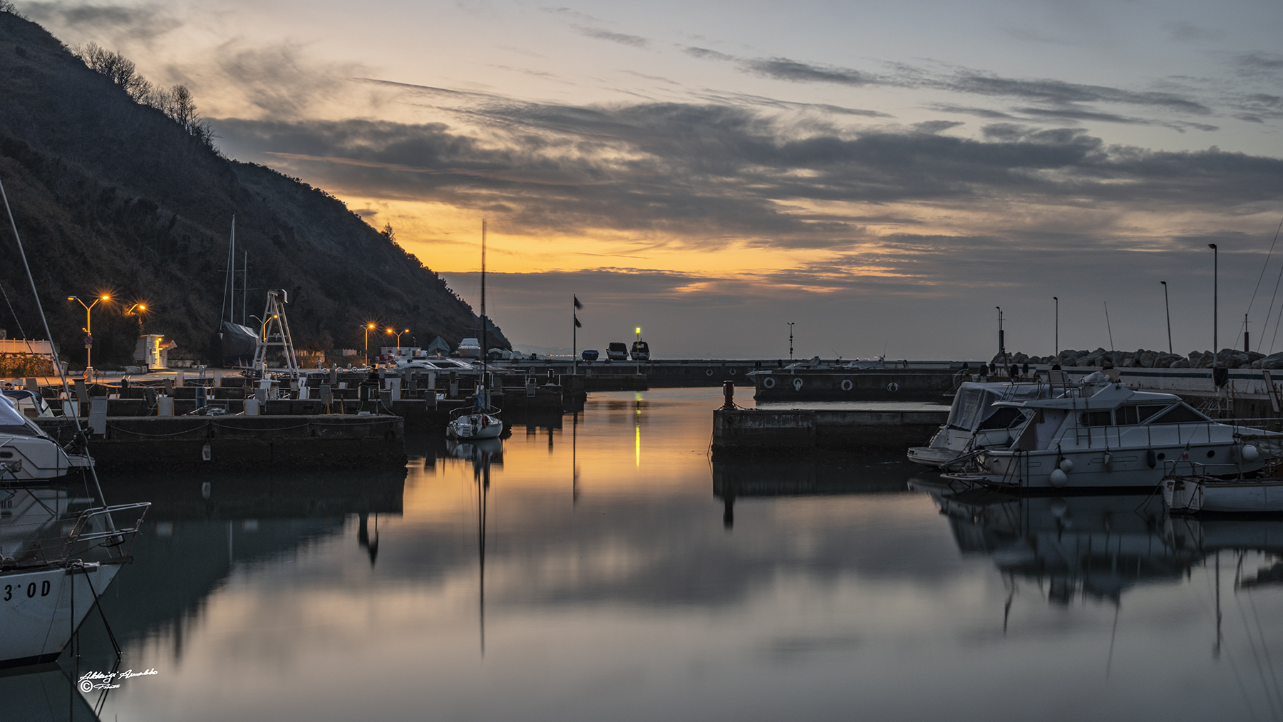 Il Porticciolo all'imbrunire..Vallugola.