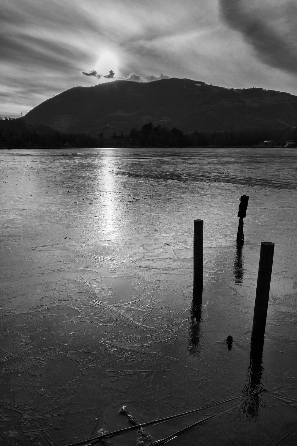 Lago Endine primo ghiaccio