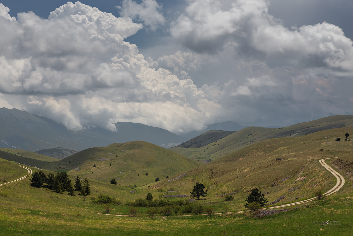 Valli,-monti-e-nubi_DSC4321