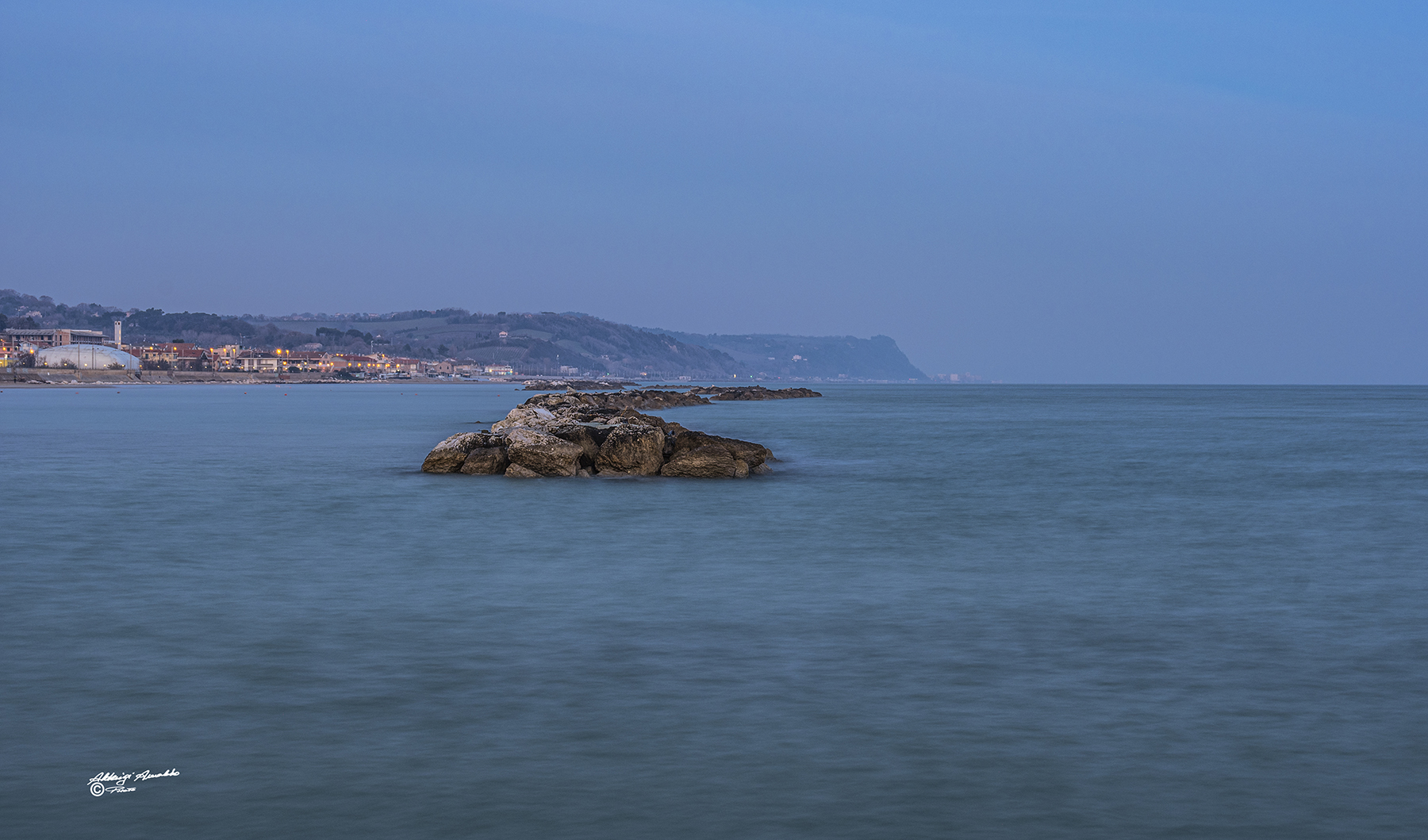 Prime luci..la scogliera..