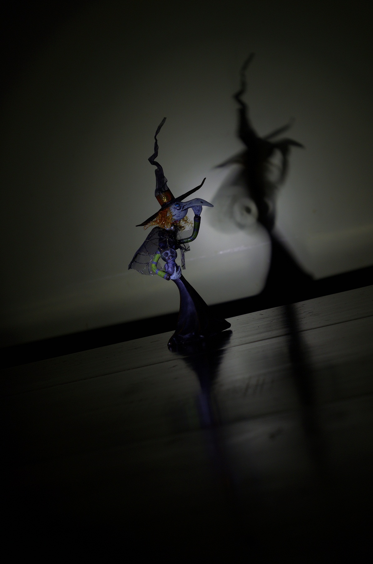 Basta!! vado a comprare una scopa...