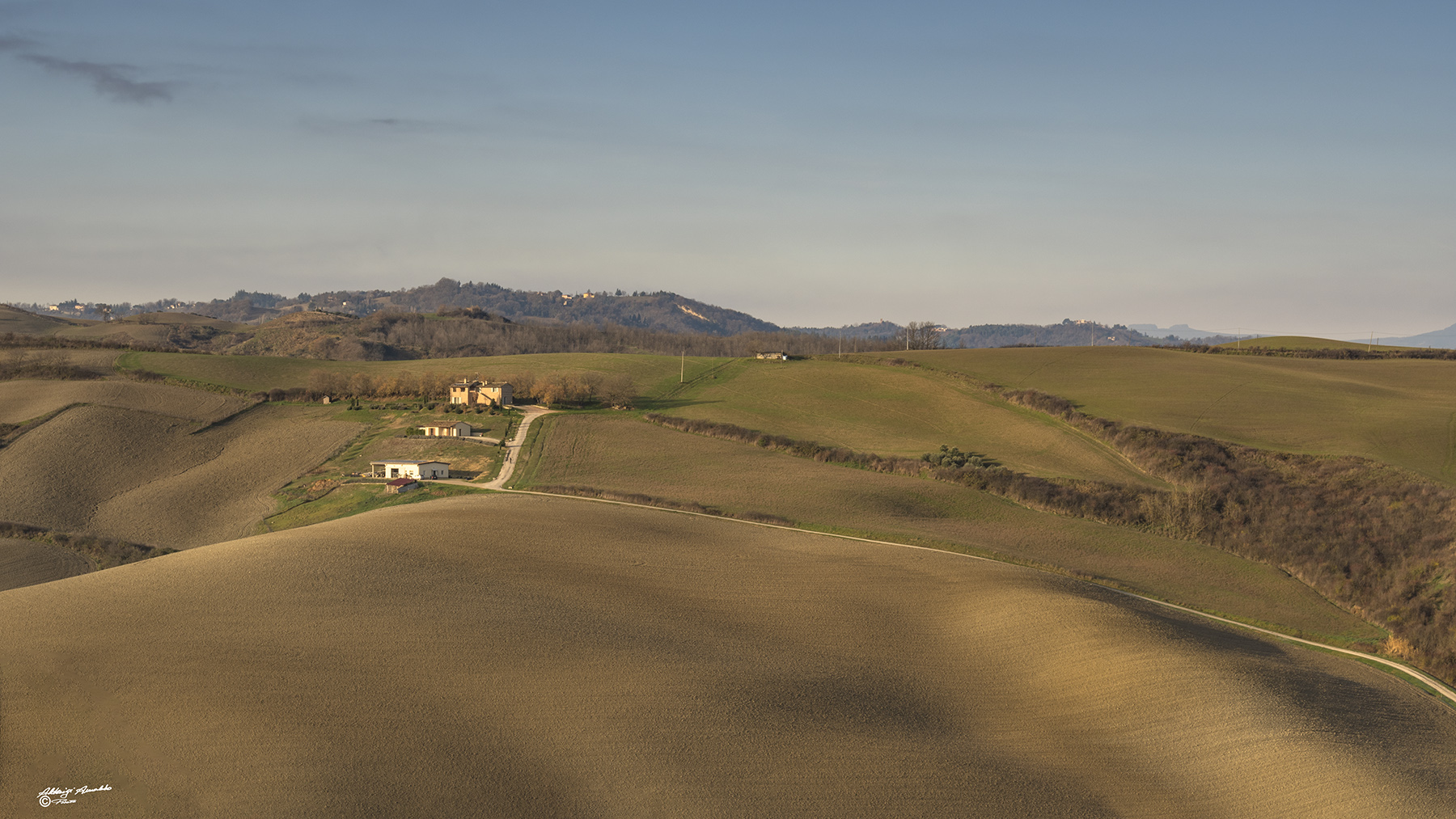 Tre casolari di collina..