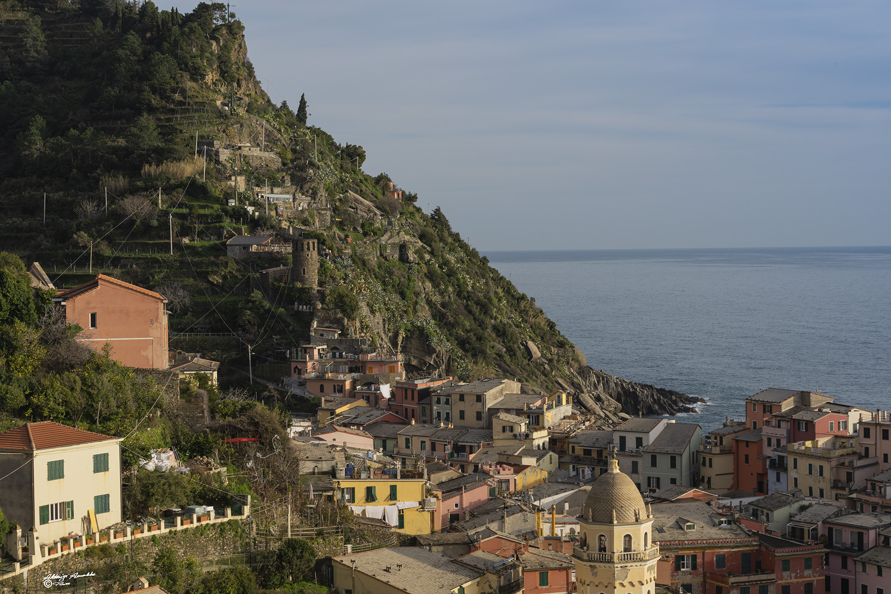 Promontorio tra cielo & mare.. Vernazza.