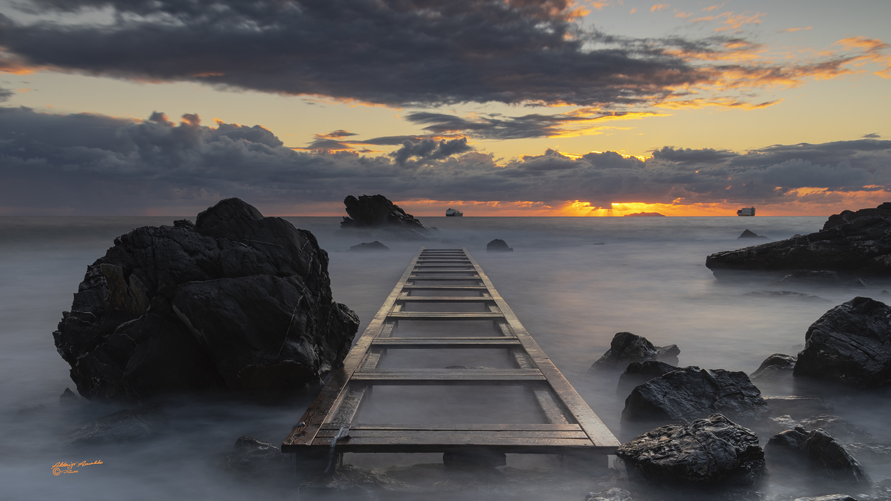 Tramonto sul pontile.