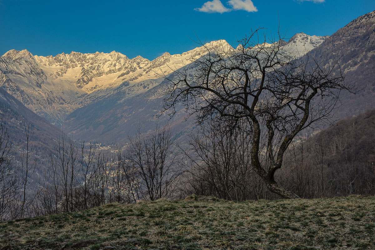 Le prime luci del giorno sulla valle