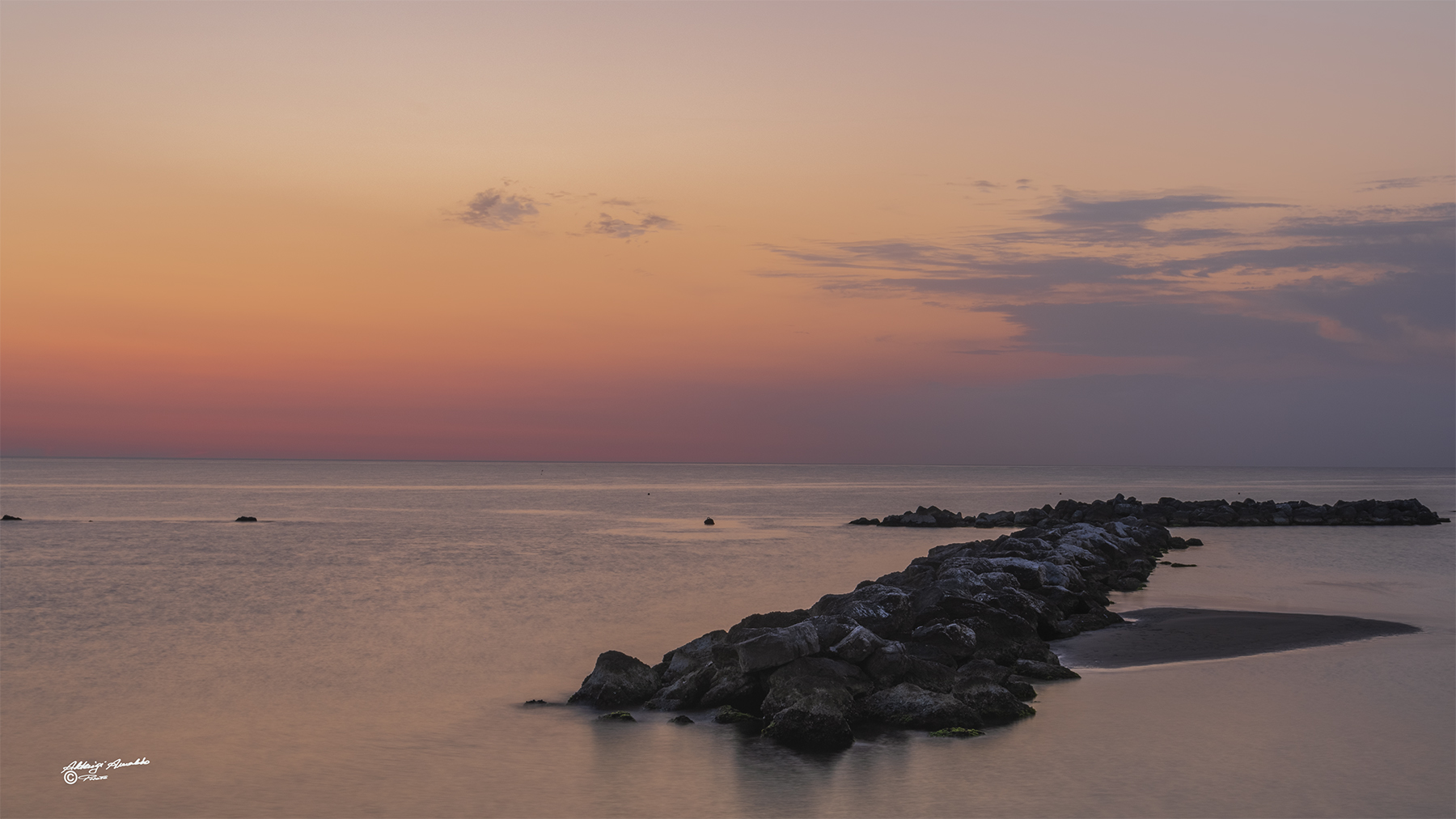 Scogliera all'alba.. Pesaro.