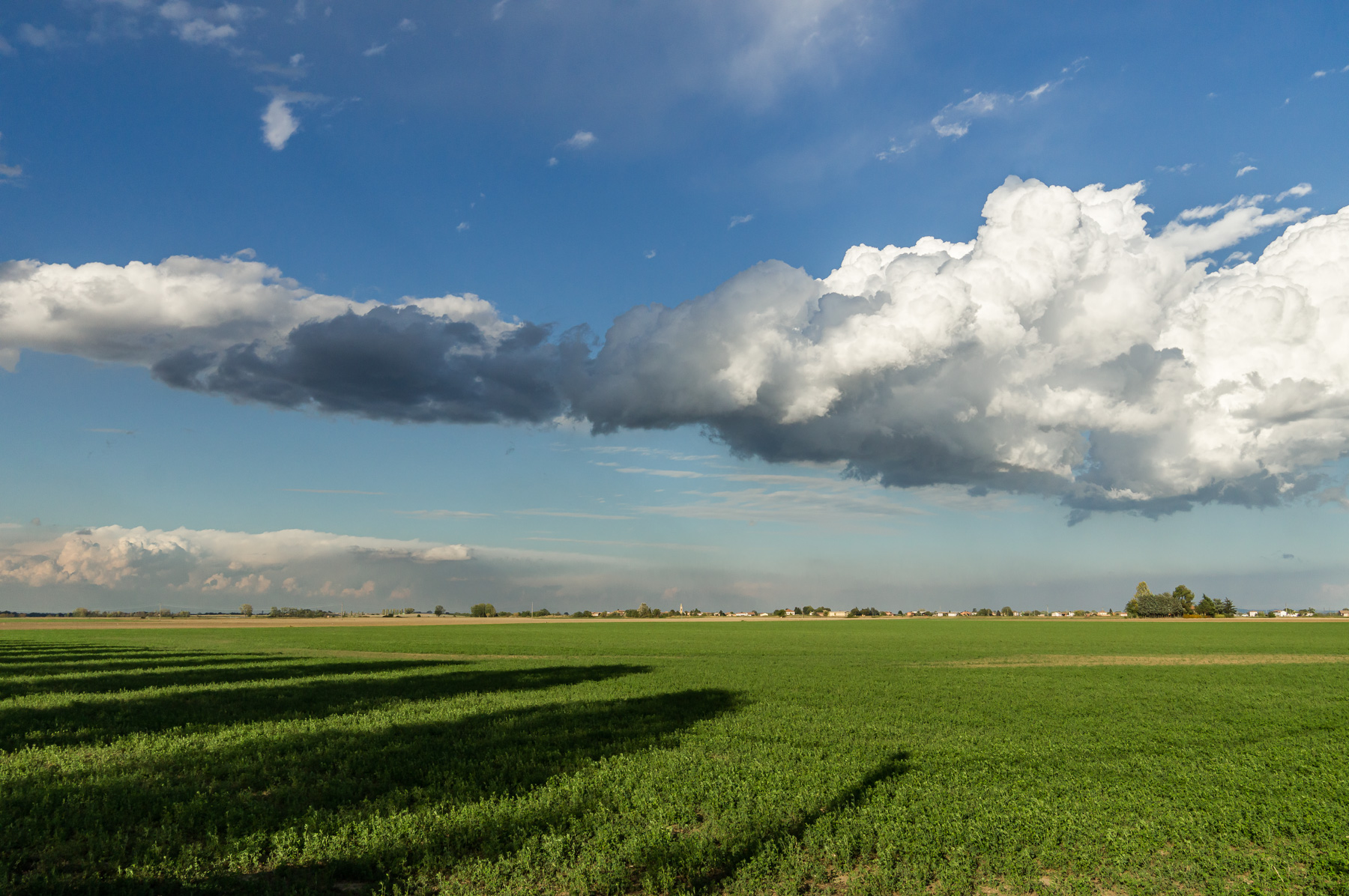 Campo , con le nuvole